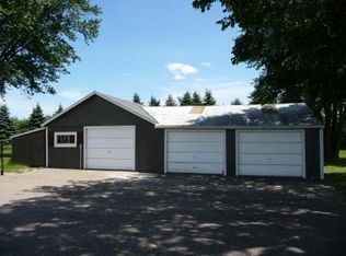 N1960 West Rd, Waupaca, WI 54981