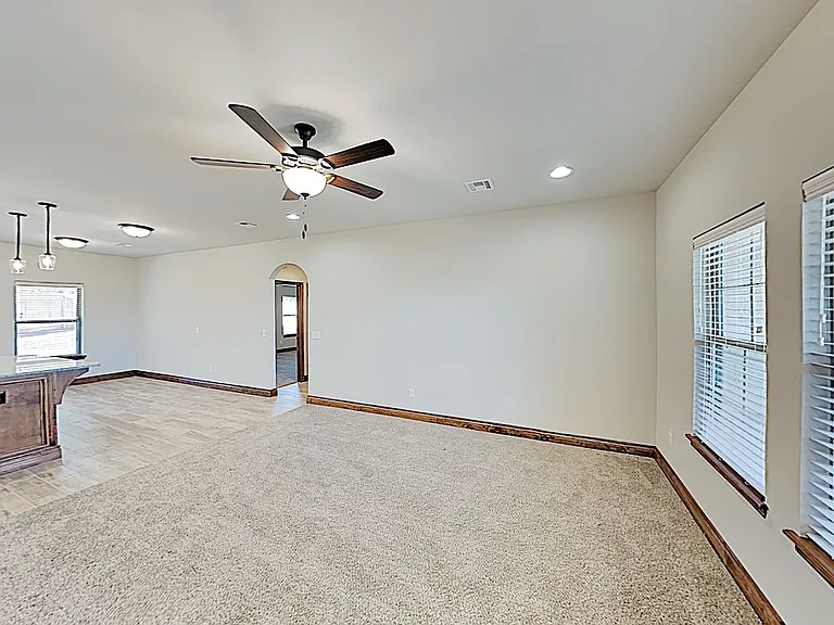 404 Charles Ct — Photo 7