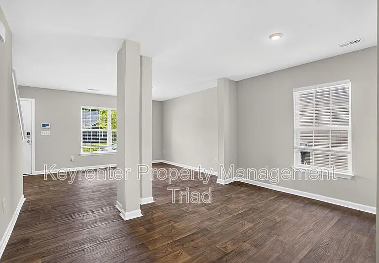 5109 Black Forest Dr — Photo 8