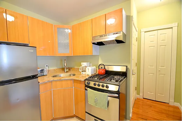 Rented by Smart City Real Estate LLC | media 17