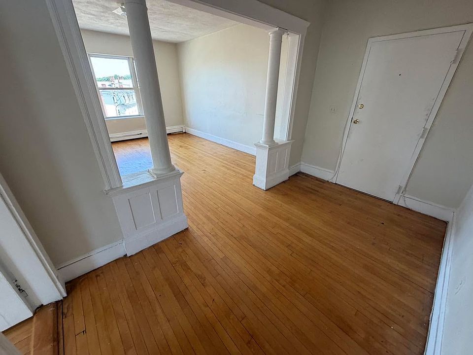 1st image of 366 Centre St APT 9