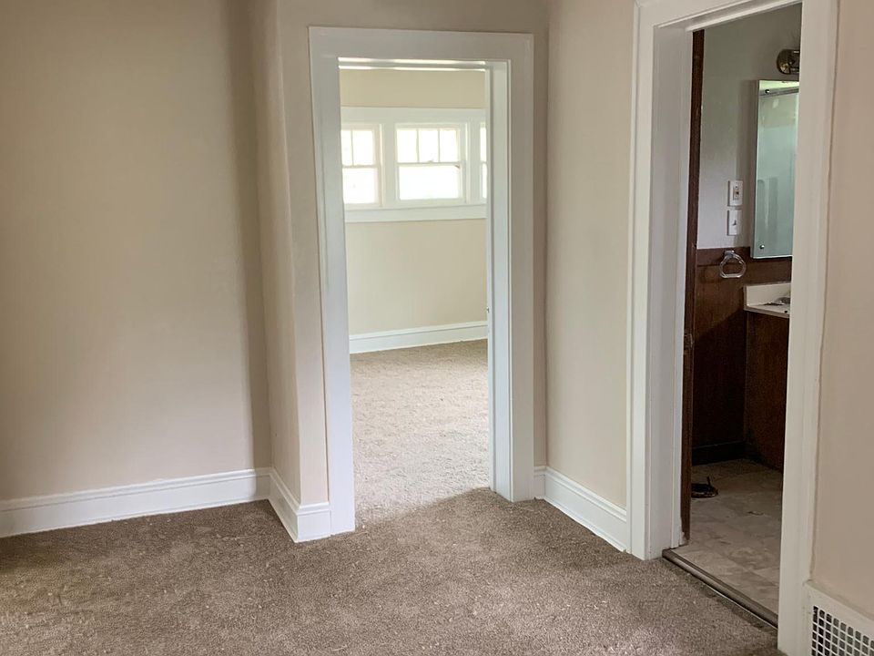 1st image of 1434 Saint Clair Ave