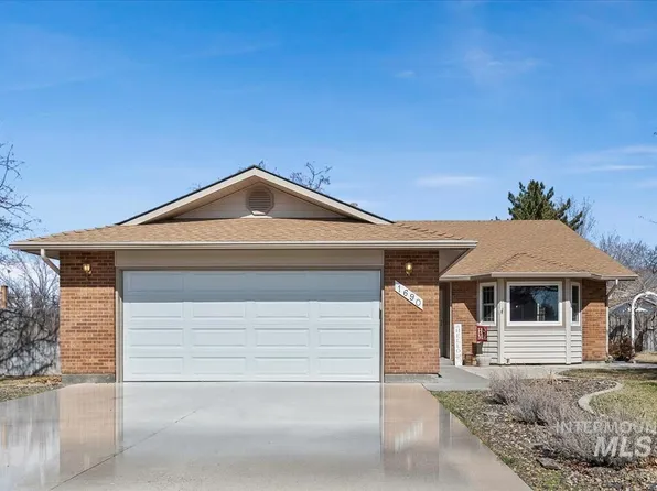 1690 Centennial Dr, Mountain Home, ID 83647