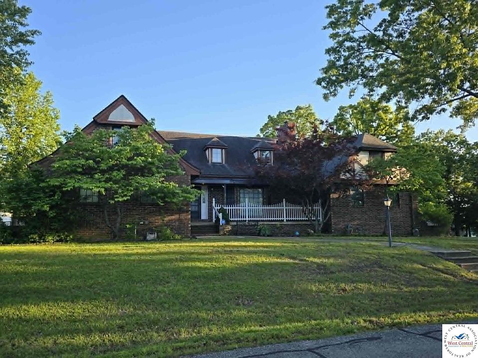 1st image of 145 Lynn Lea Ln