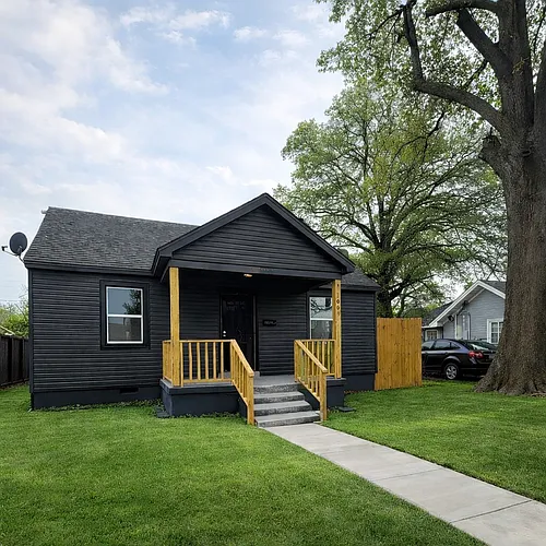 1009 Cella St Photo 1