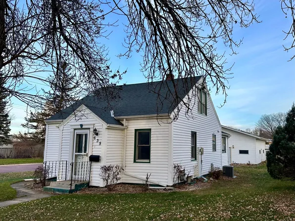 635 3rd Ave, Windom, MN 56101