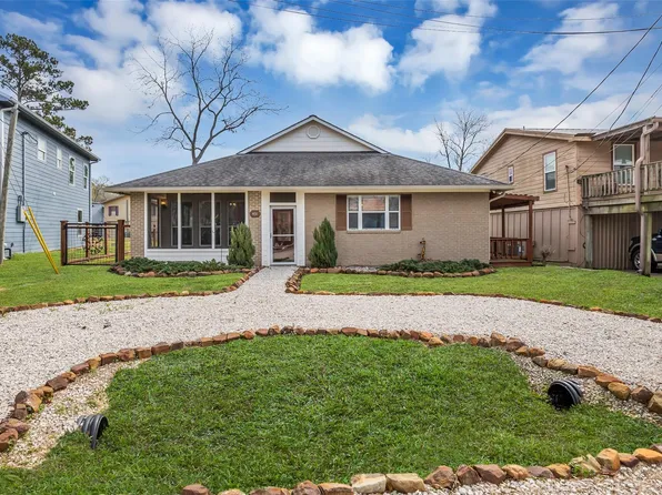 431 W Lake Shore Dr, Livingston, TX 77351