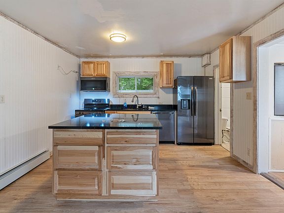 3rd image of 411 21st St
