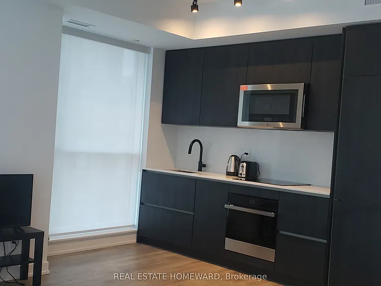 327 King St W #2903 — Photo 15