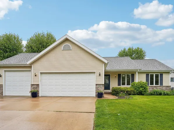 348 Country Clover Dr, Deforest, WI 53532