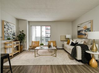 Colony Square, Winnipeg, MB R3C 3X3