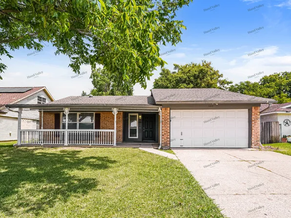 606 E Springdale Ln, Grand Prairie, TX 75052