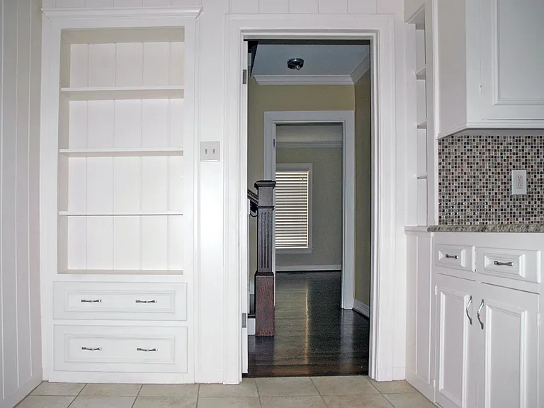 2560 Shirley Ave — Photo 7