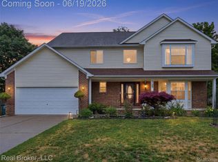 6729 Eckerman Dr, Troy, MI 48085