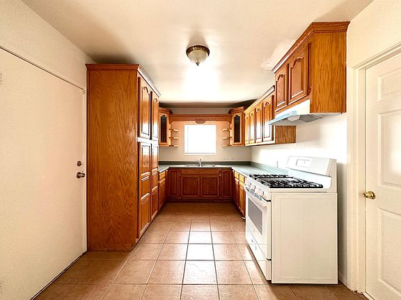 4th image of 3679 N D St