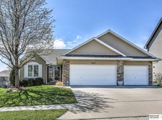 19657 Pine St, Omaha, NE 68130