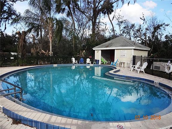2nd image of 223 Arbor Cir #223