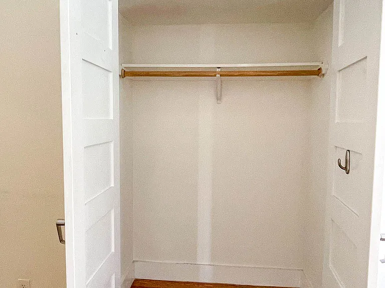 166 Suffolk St #1B — Photo 6