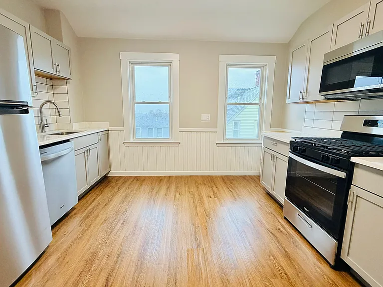 89 Glendower Rd #3 — Photo 14