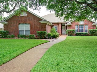 105 Briar Ridge Dr, Hewitt, TX 76643