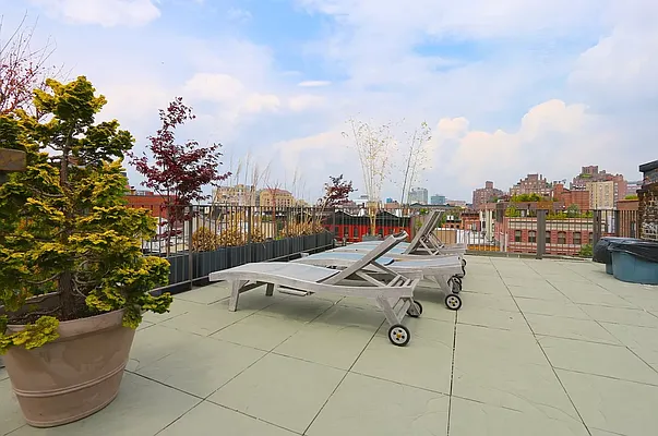 Rented by Compass | media 7