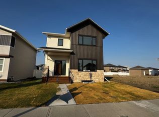 36 SW Memorial Pkwy, Rural Red Deer County, AB T4E3B7