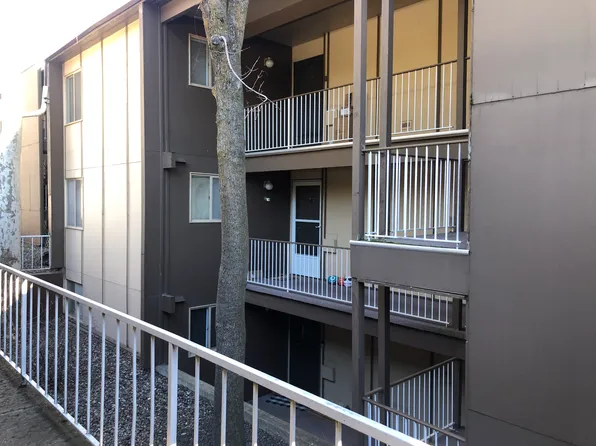 1220 NW State St APT 18, Pullman, WA 99163