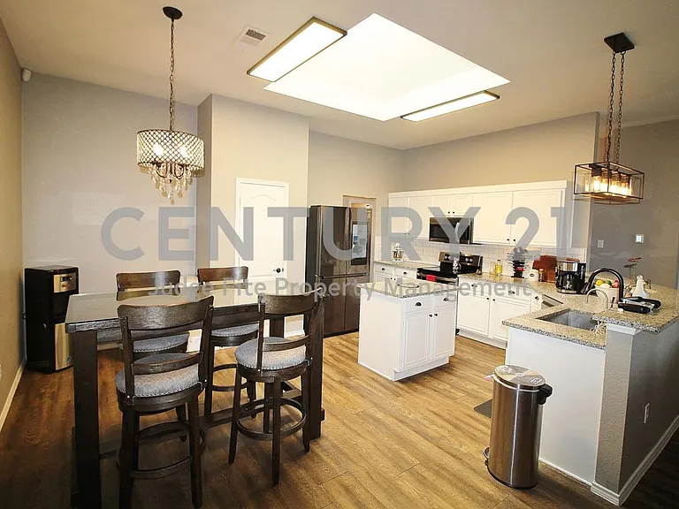 731 S Ridge Dr — Photo 4