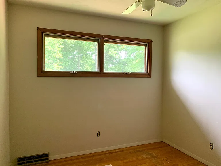 648 Bedford Rd — Photo 14