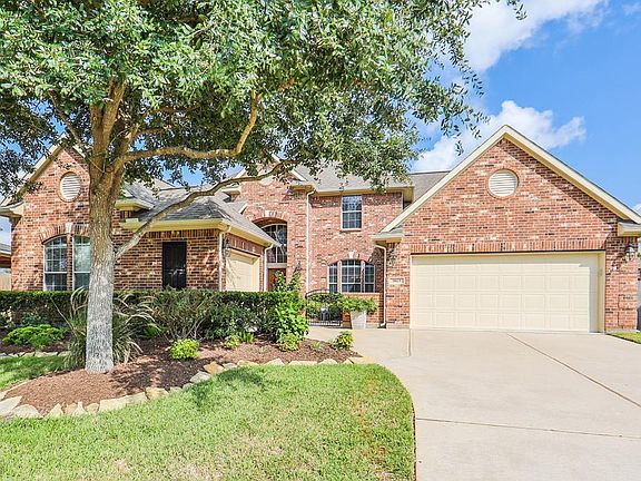 2nd image of 9815 Saxon Glen Ln