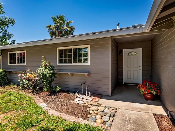 2nd image of 4843 Willowbrook Dr