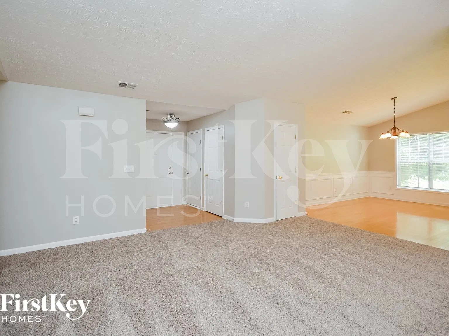 3 bed, 2.0 bath, 2366 sqft, $2,565 — Photo 3