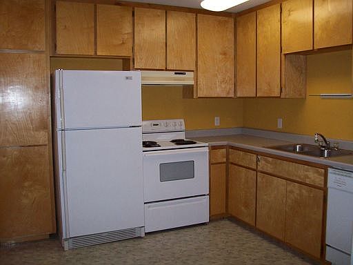 2nd image of 845 SW Bryant St