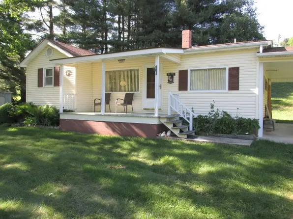 4717 Spring Valley Rd, Elk Creek, VA 24326