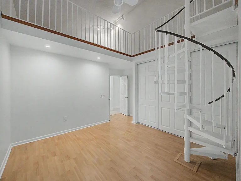 303 Leeward Dr — Photo 21