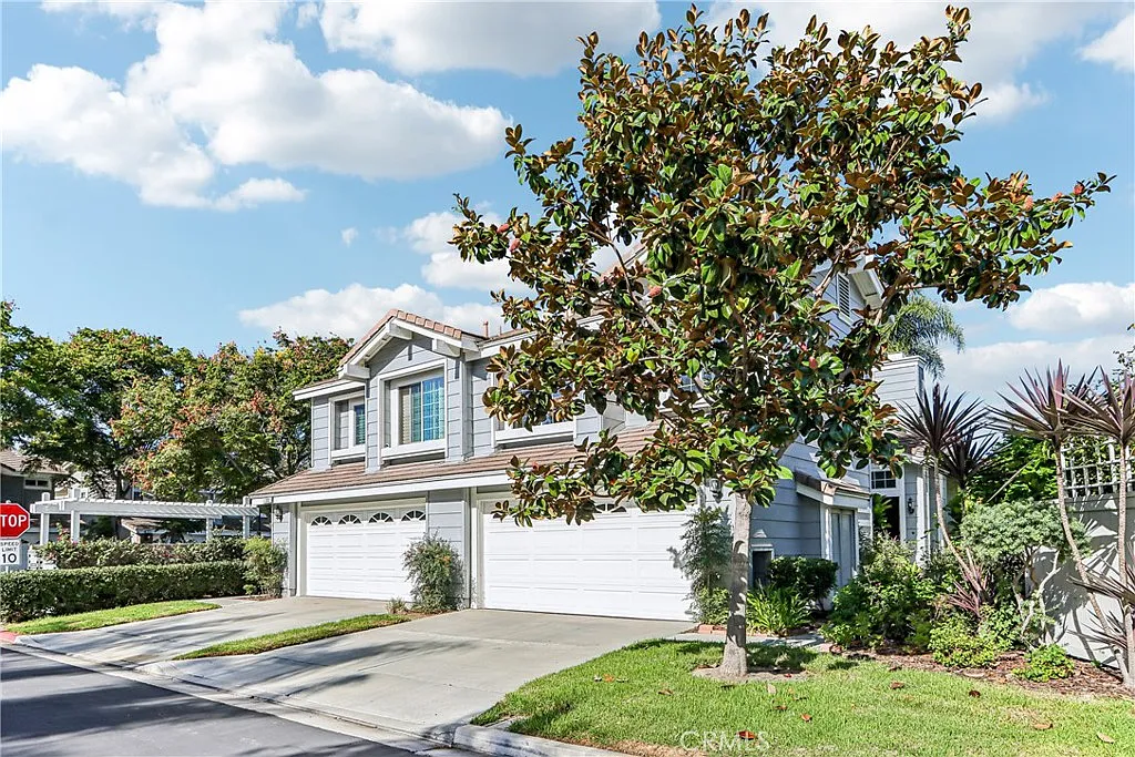 3 bed, 2.5 bath, 1610 sqft, $4,300 — Photo 3