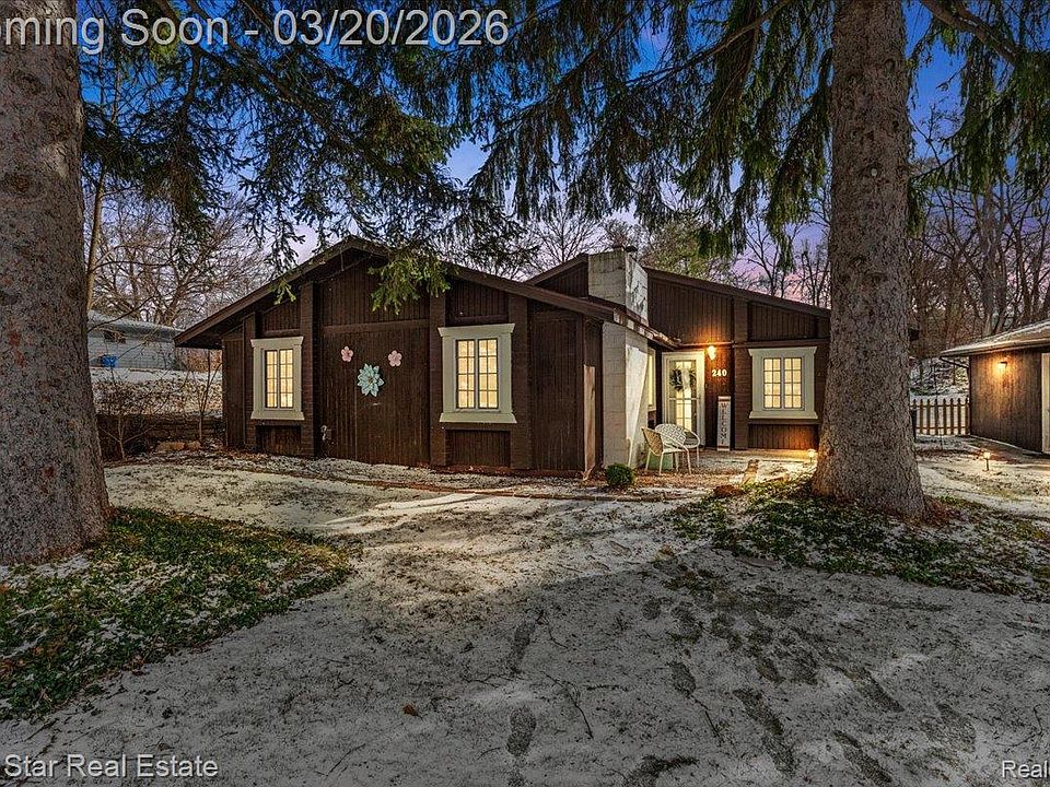 1st image of 240 N Roslyn Rd