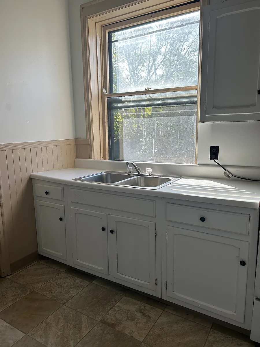 Building Photo - 505 E Seneca St #505