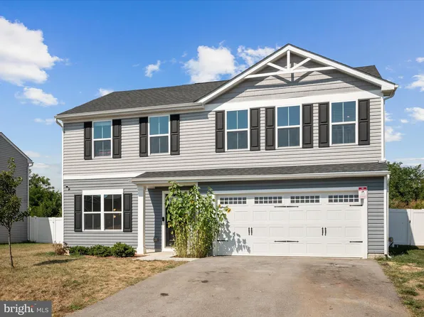 264 Switchgrass Ct, Bunker Hill, WV 25413