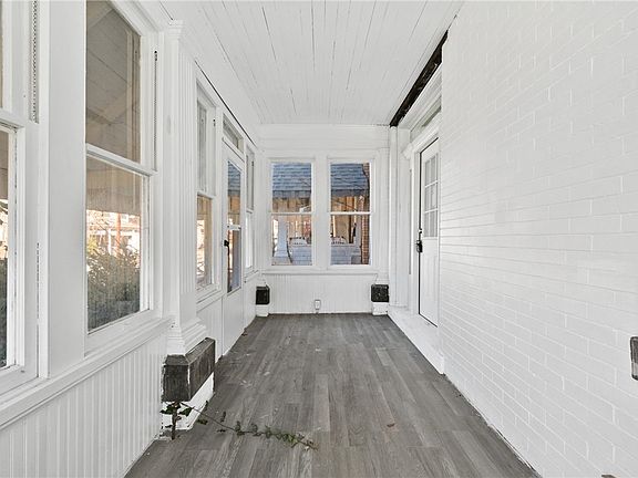 3rd image of 301 N Monroe St