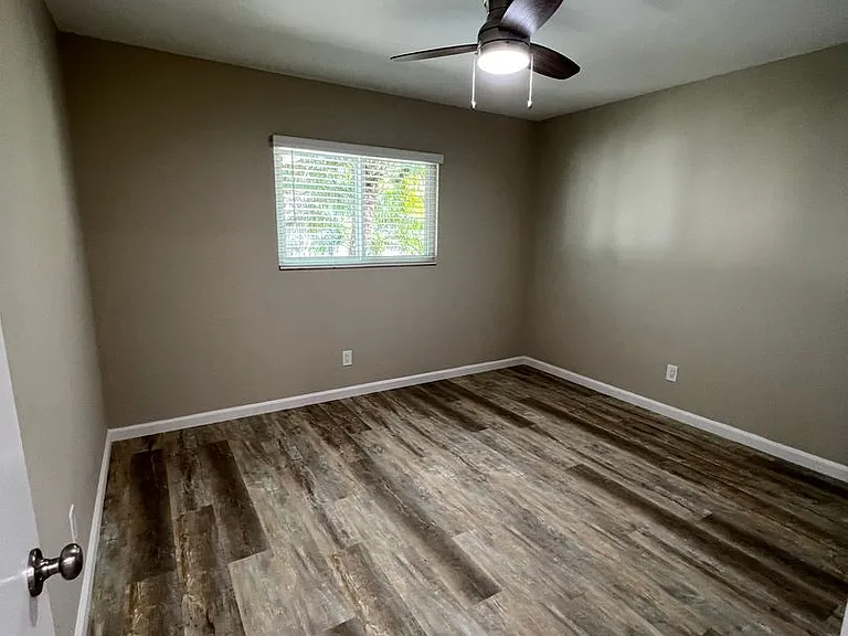 1149-1155 Felspar Street — Photo 9