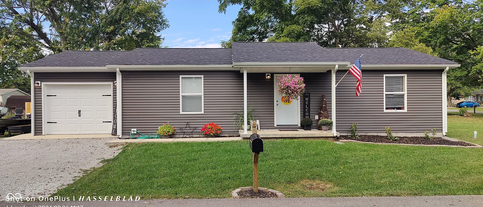 405 N Maple St photo 1