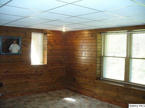 Home for Sale in Quincy, IL $106,000