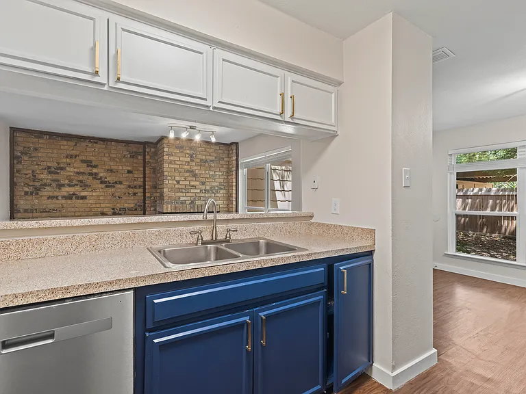 2015 Warnford Pl #2015 — Photo 7