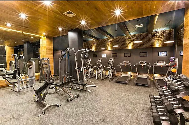 Rented by The KCI Group | media 34