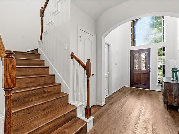 4th image of 4906 Canterbury Way