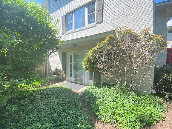 3rd image of 5307 Pooks Hill Rd #Ll
