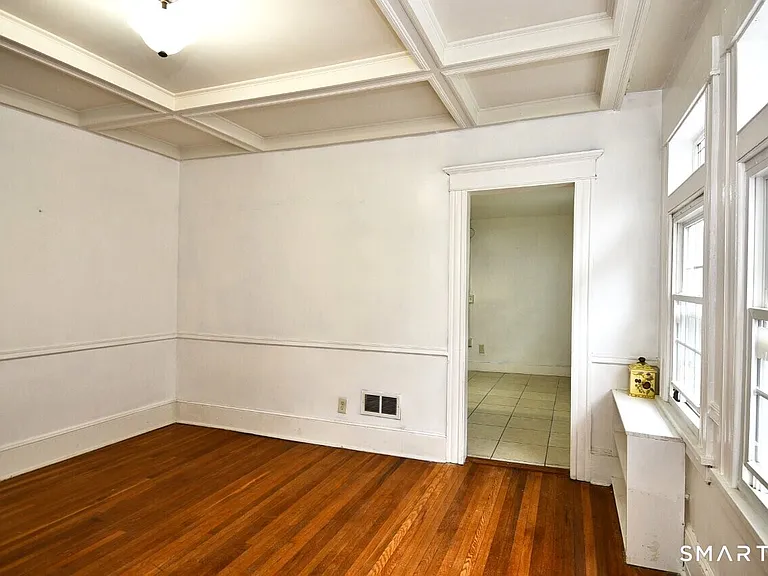 2455 North Ave — Photo 4