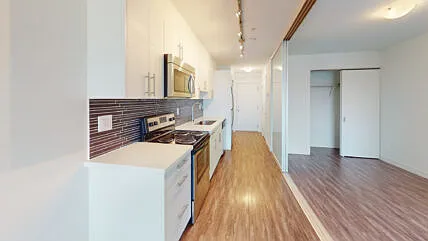 2215 Hastings St E Photo 1