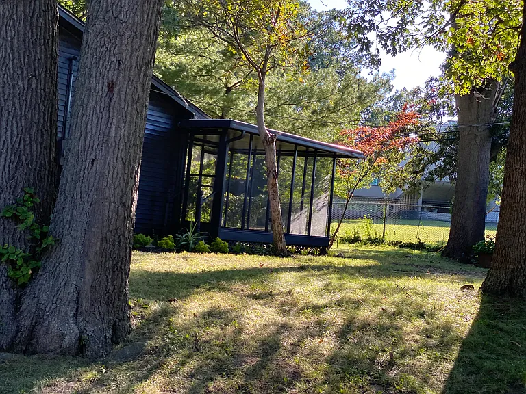9 Lake Grove Clb — Photo 11